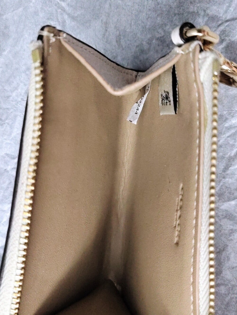 Coach Hearts Card Holder Coin Purse Keychain - Picture 3 of 7